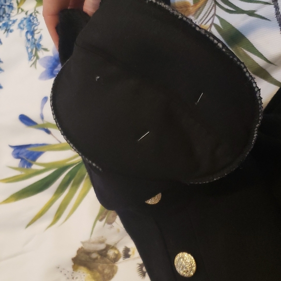 Vintage Outlander black sweater gold buttons, great condition, sz M - Picture 10 of 11